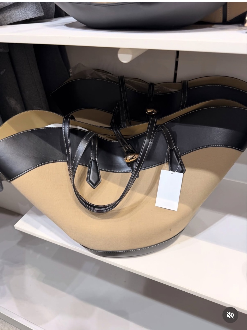 H&M NWT Large oversized Beige Black Structured canvas Tote Bag gold button - Picture 6 of 6